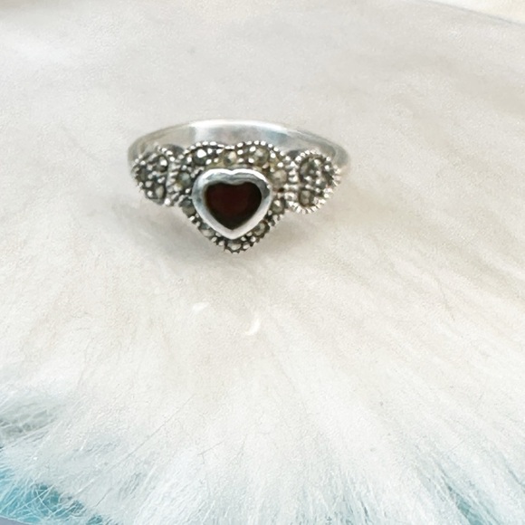 Sterling Silver Red Garnet Heart Marcasite Ring 925 Size 5.5 Signed - Picture 4 of 8